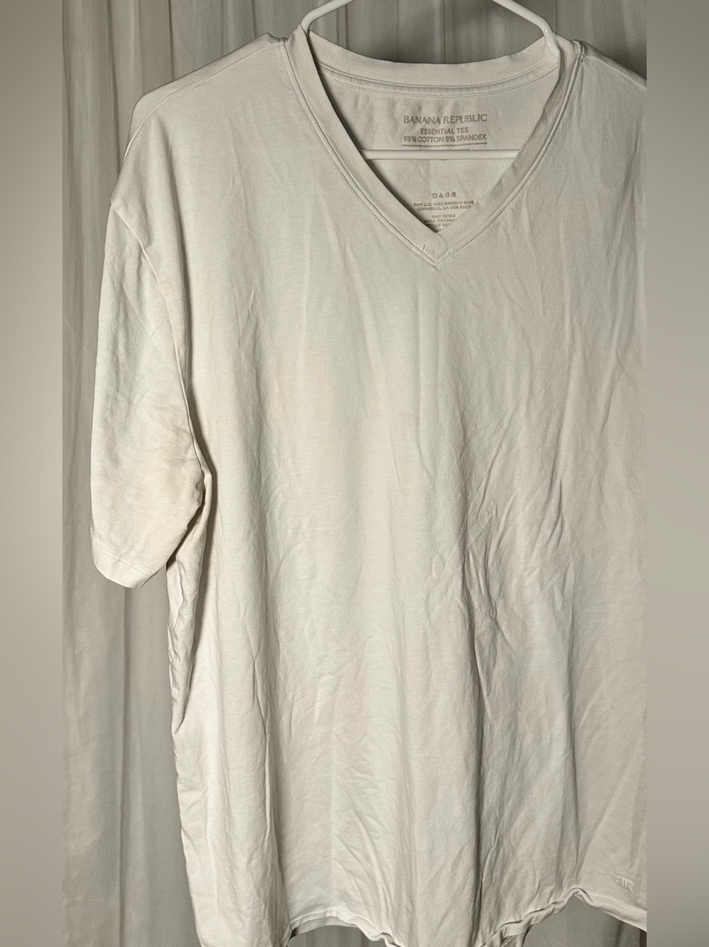 Women’s White Banana Republic V-Neck Short Sleeve Tee